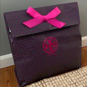 Tory Burch large gift shopping bag tote tissue bow